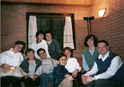 Giovanna con i fratelli consacrati nel 2000 Giovanna con i fratelli consacrati nel 2000
